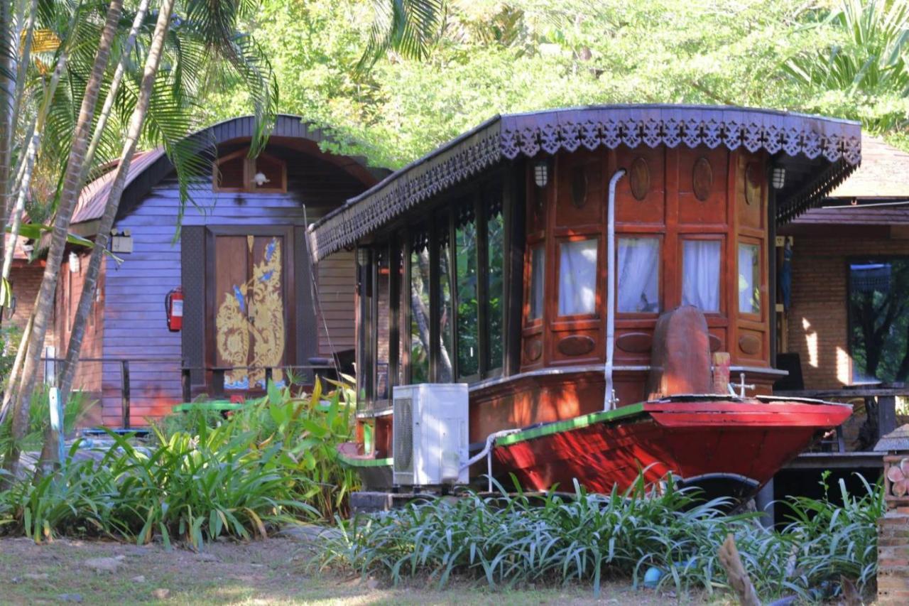 Kaengkrachan Boathouse Paradise Resort Kaeng Krachan Eksteriør billede